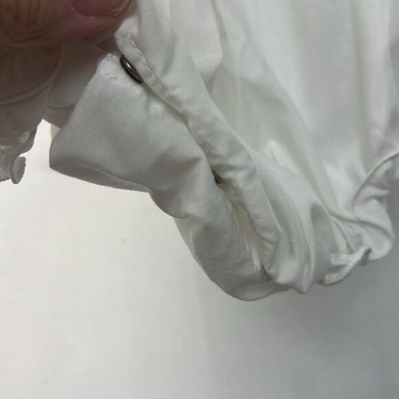 Pastels white bubble romper with bib collar and embroidery EUC size 0-3 m - Picture 5 of 9